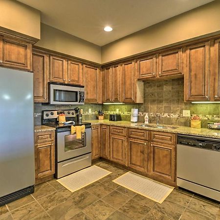 Inviting Branson Condo With Outdoor Dining Area Екстериор снимка