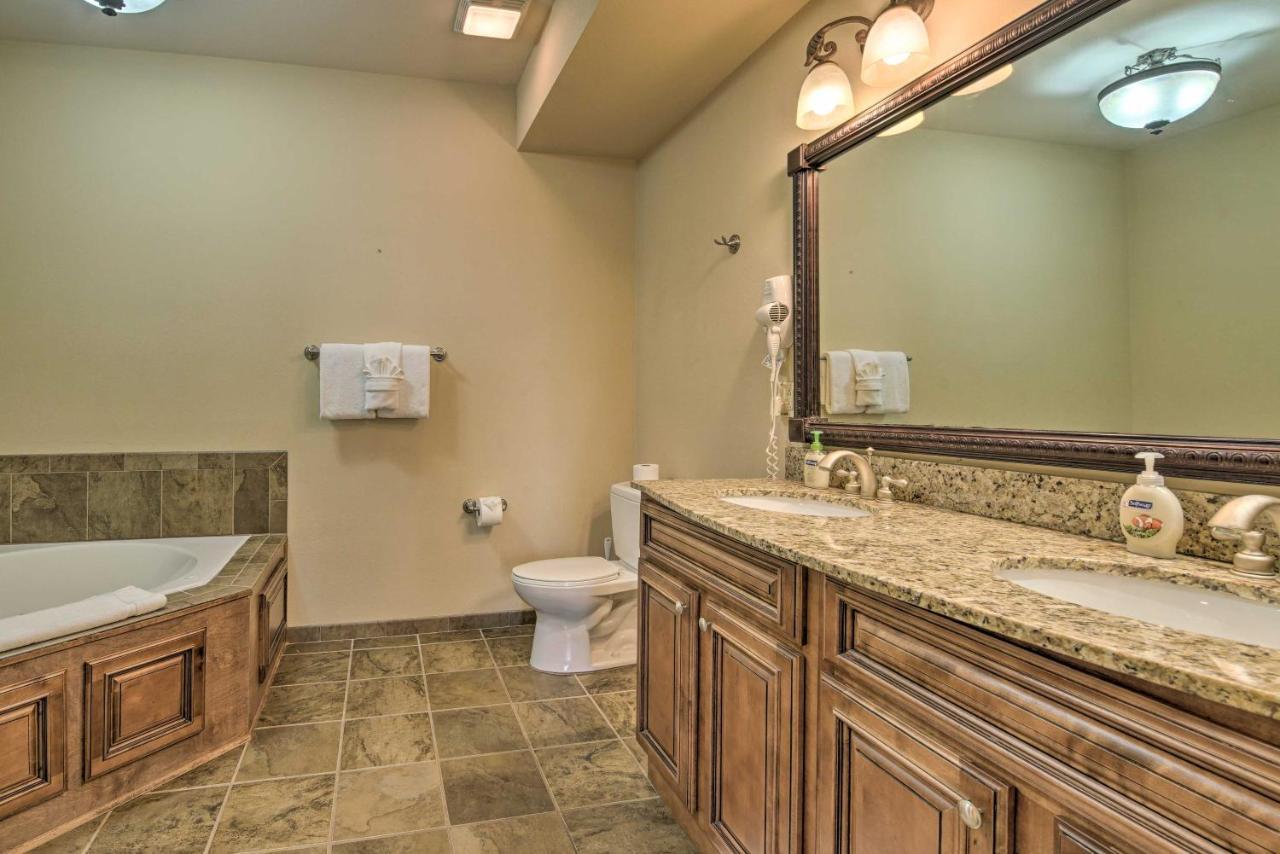 Inviting Branson Condo With Outdoor Dining Area Екстериор снимка